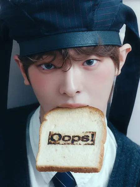 Kang Woojin de FLARE U
